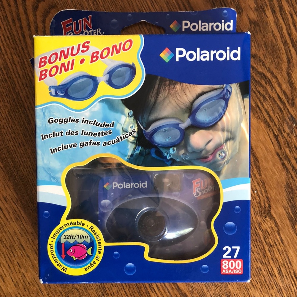 Polaroid Fun Shooter w Bonus Goggles ~ waterproof / disposable Camera